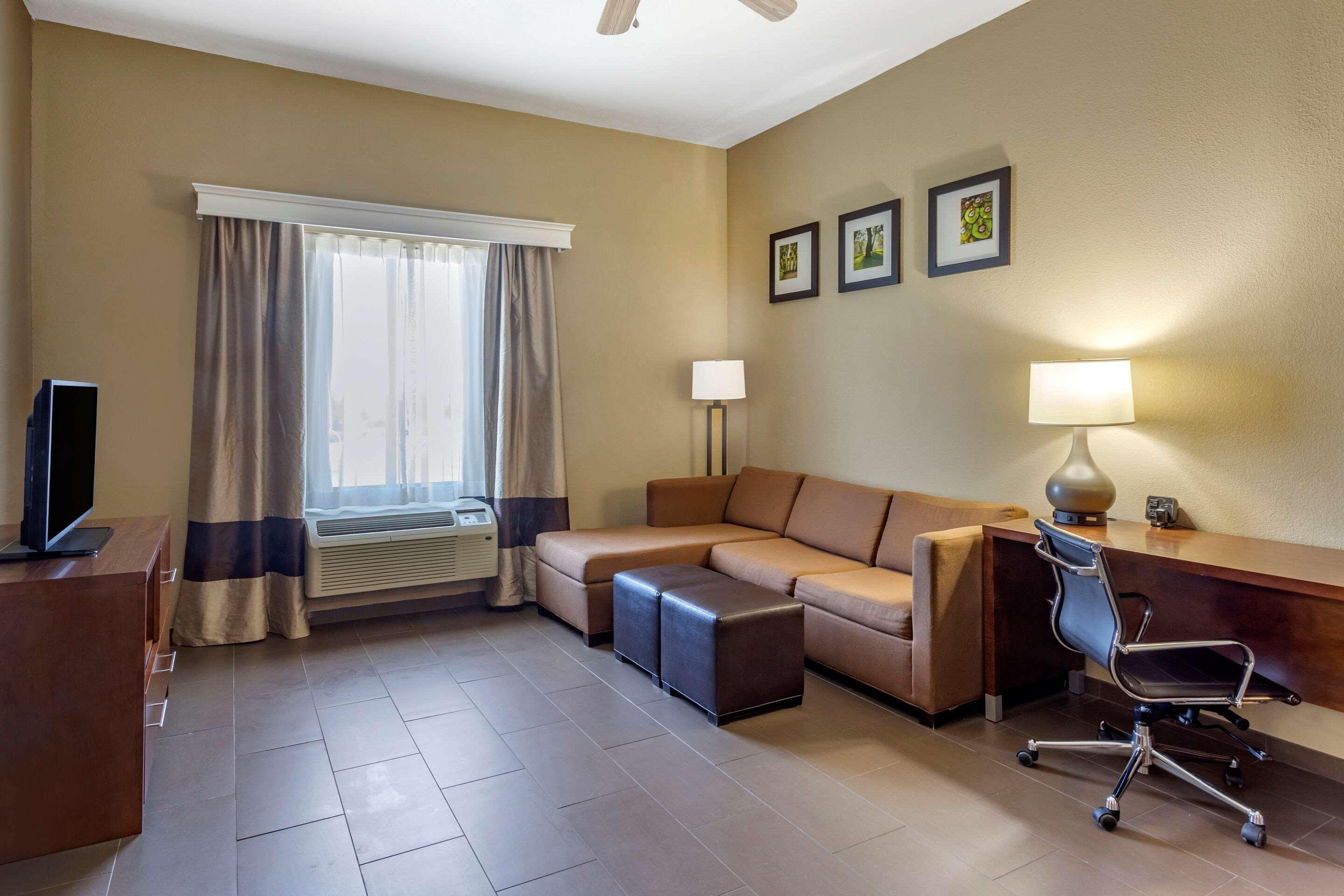 คอมฟอร์ท สวีทส์ Hotel เบทส์วิลล์ ภายนอก รูปภาพ