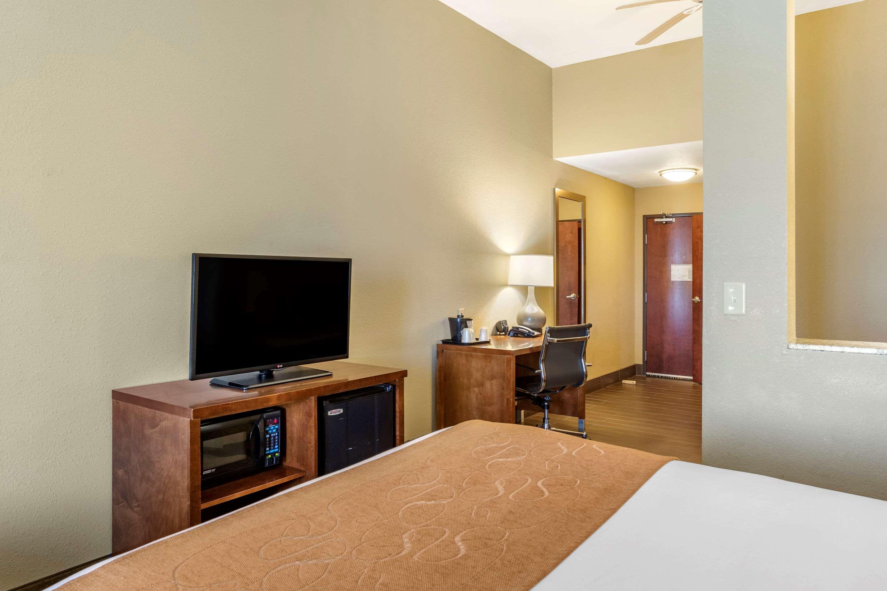 คอมฟอร์ท สวีทส์ Hotel เบทส์วิลล์ ภายนอก รูปภาพ