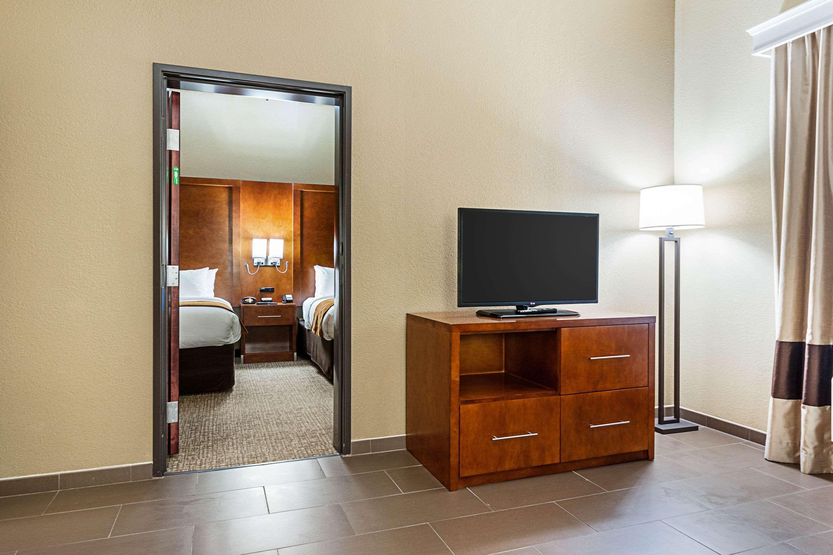 คอมฟอร์ท สวีทส์ Hotel เบทส์วิลล์ ภายนอก รูปภาพ