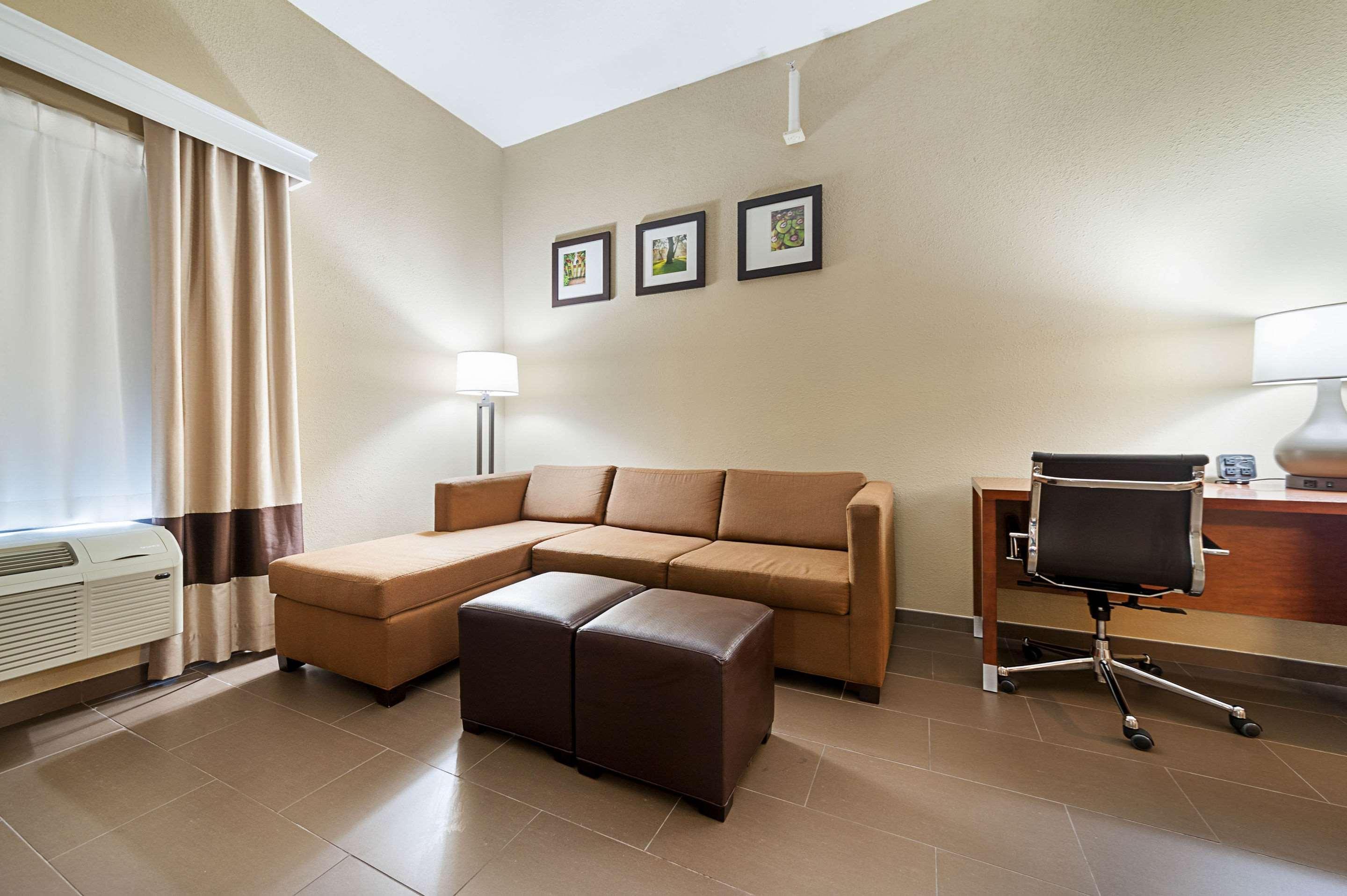 คอมฟอร์ท สวีทส์ Hotel เบทส์วิลล์ ภายนอก รูปภาพ