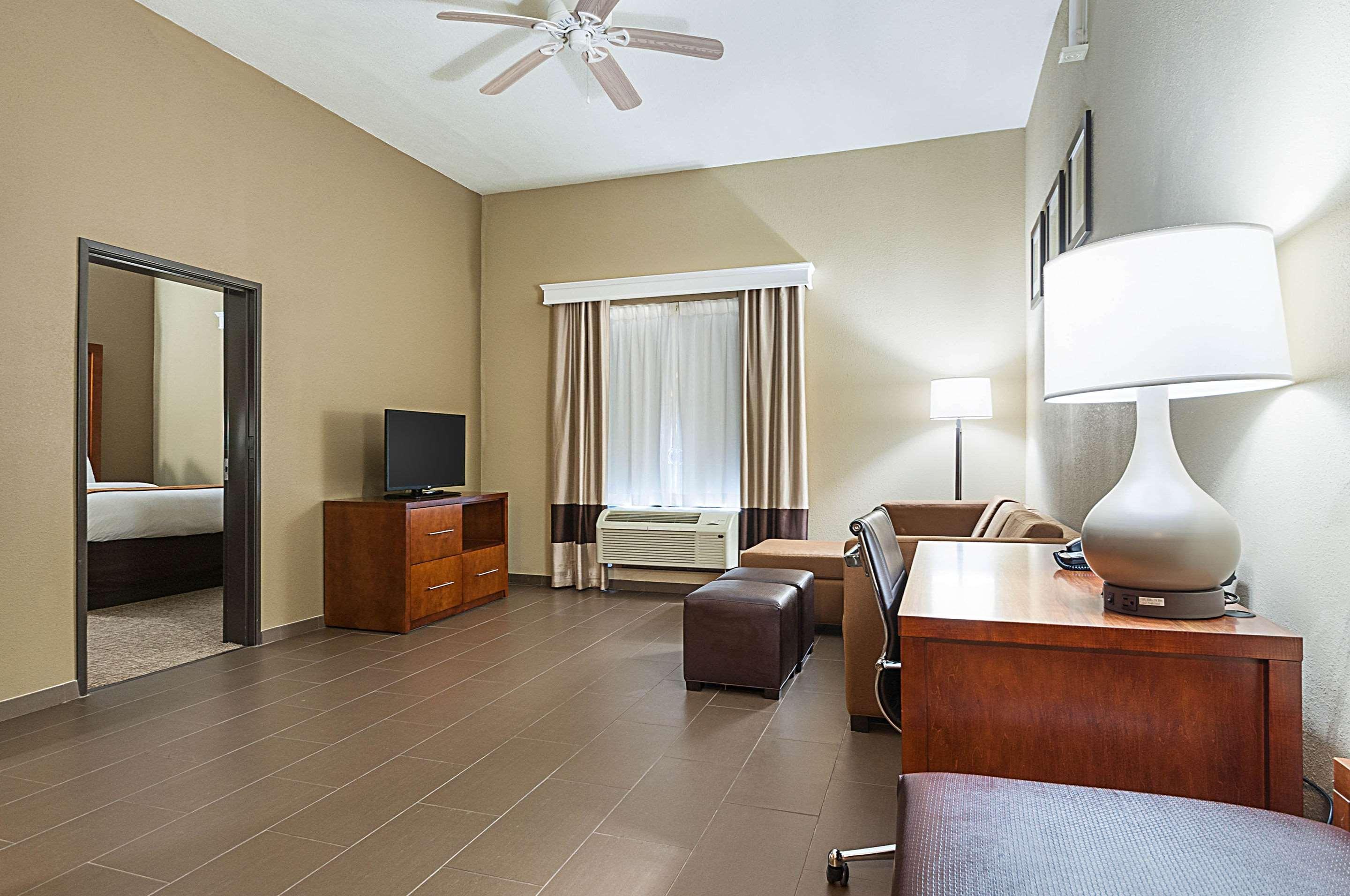 คอมฟอร์ท สวีทส์ Hotel เบทส์วิลล์ ภายนอก รูปภาพ
